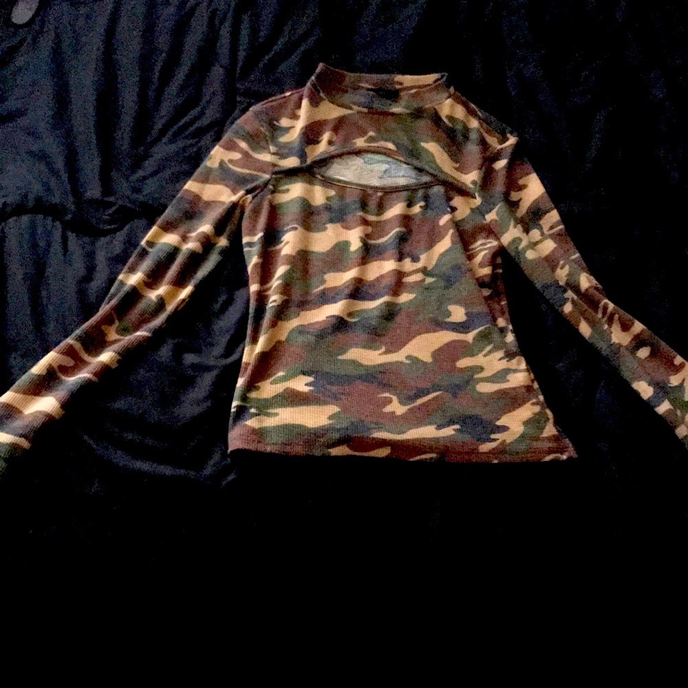 Cami too tight fitted with opening in chest area
